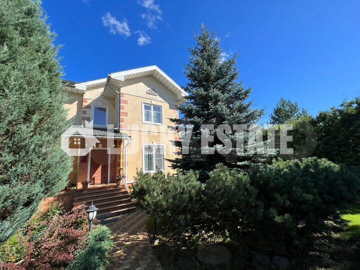 Коттедж 300 м² на участке 11,4 сот.