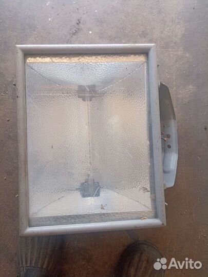 Фонарь прожектор