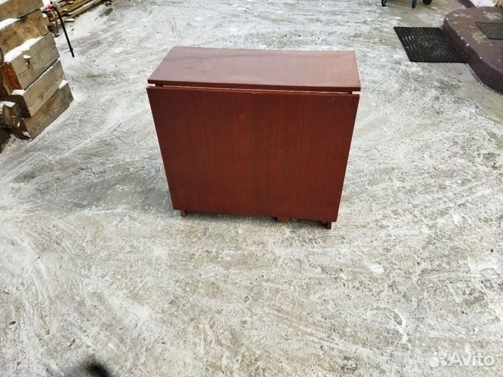 Продам стол