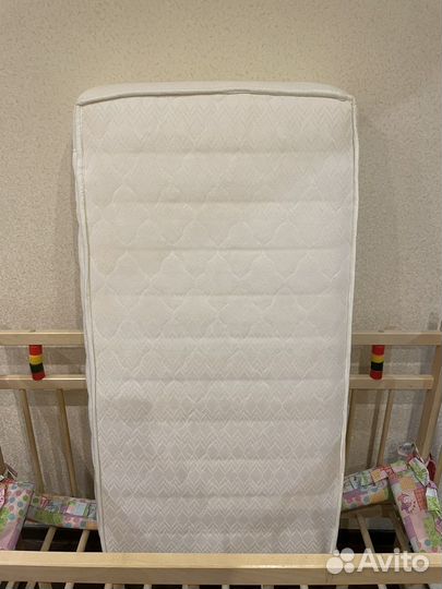 Детская кровать с матрасом