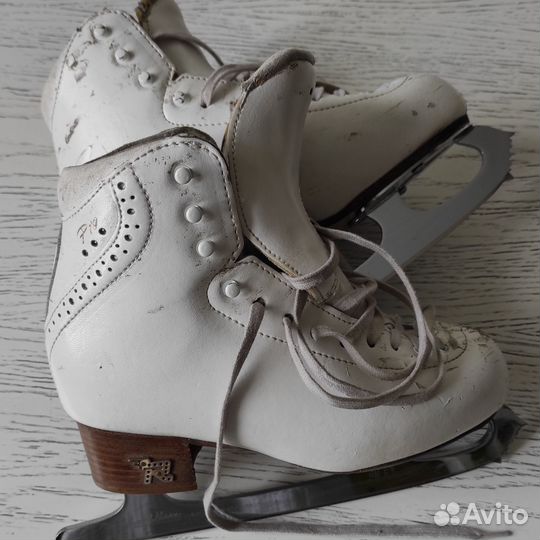 Фигурные коньки risport rf3