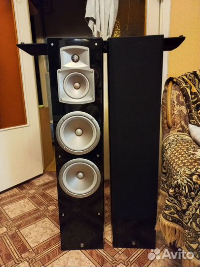 Yamaha NS 777