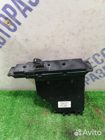 Кнопка стеклоподъемника передняя правая Land Rover