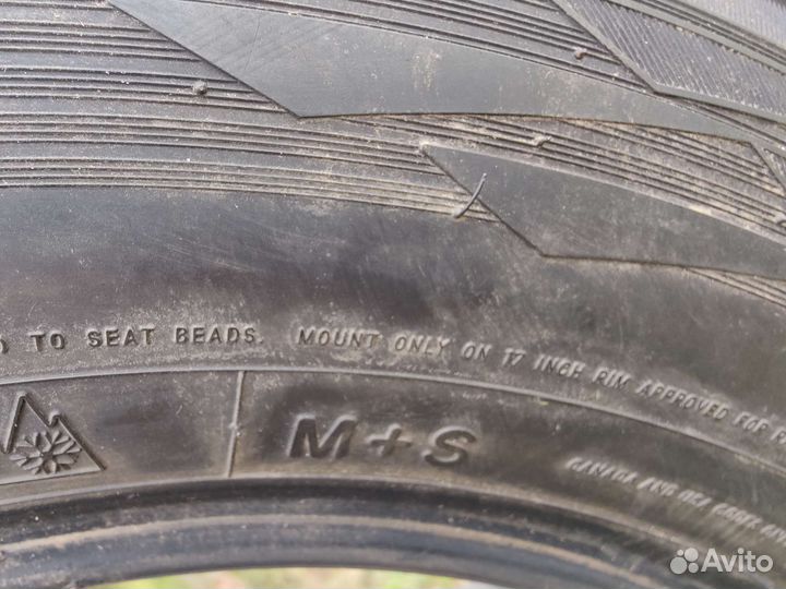 Nitto Therma Spike 225/65 R17 106T