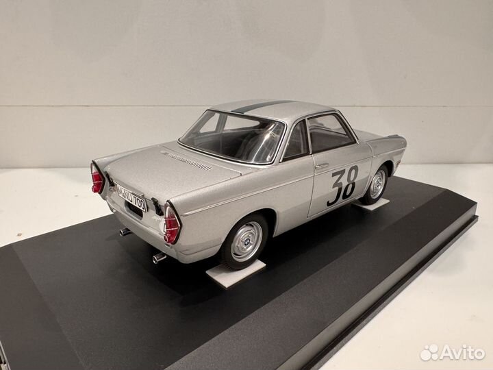 Модель 1 18 BMW 700 rennsport coupe #38 Auto Art