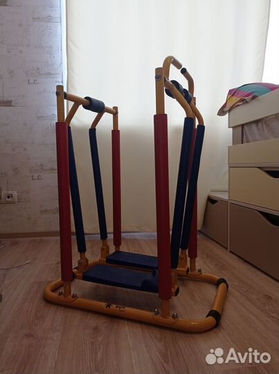 Продам детский тренажер для ходьбы б/у