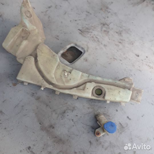 Бачок омывателя Форд Фокус 2