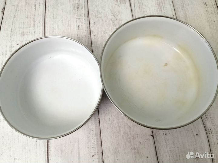 Посуда разная эмалированные миски и др