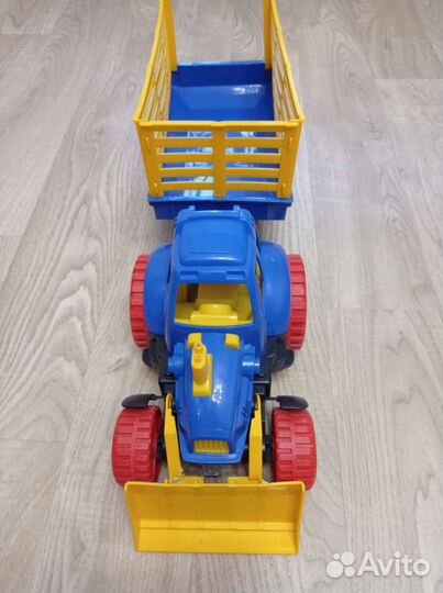 Игрушка Трактор с тележкой
