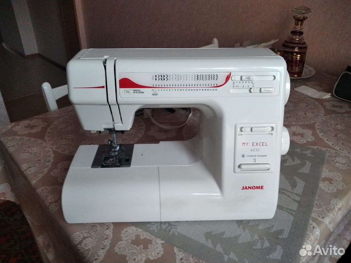 Швейная машина бу Janome