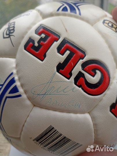 Футбольный мяч с автографами сборной России