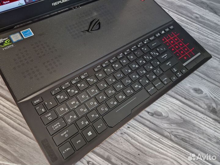 Asus ROG zephyrus GX501Vi I7 / 16 / GTX1080 8гб