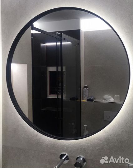 Зеркало в раме с подсветкой