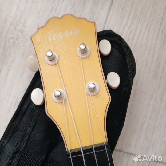 Укулеле с чехлом. Сопрано