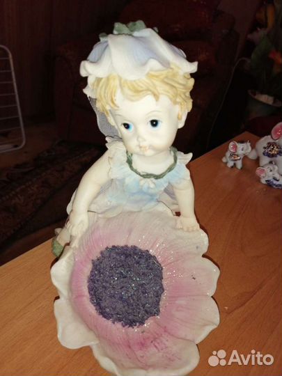 Разные статуэтки