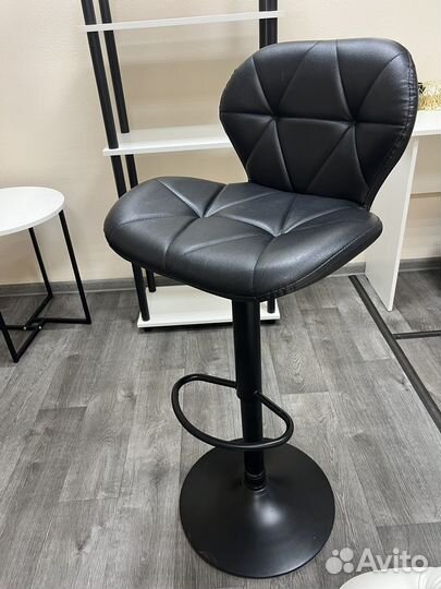 Барный стул для бровиста