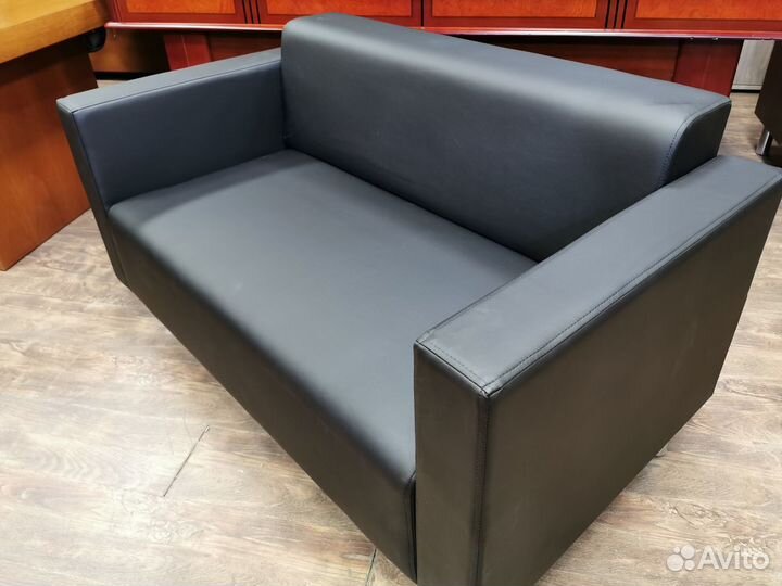 Диван офисный двухместный. Новый