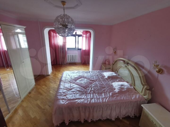 3-к. квартира, 105 м², 8/9 эт.