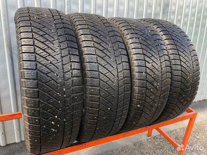 Continental ContiVikingContact 6 215/60 R17