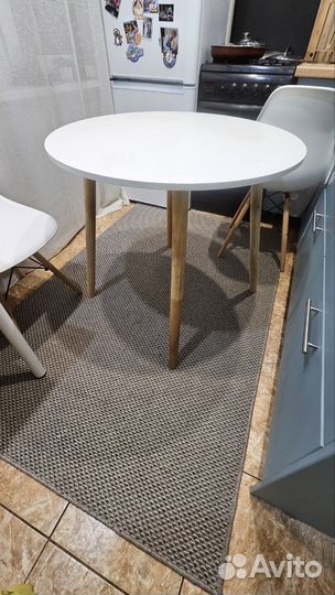 Кухонный стол