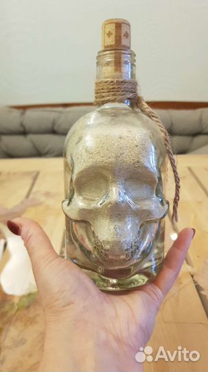 Интерьерная бутылка-вазочка череп