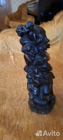 Изделие из черного дерева