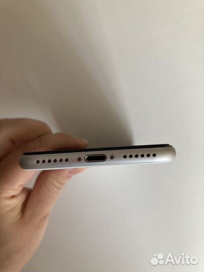 iPhone SE (2020), 128 ГБ