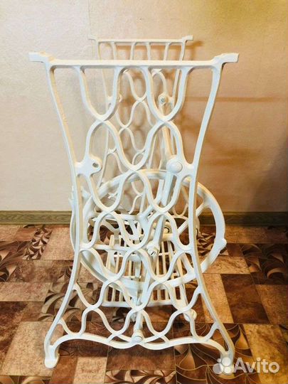 Ажурная станина от швейной машинки