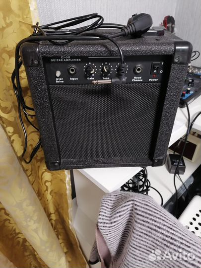 Гитарный комбоусилитель