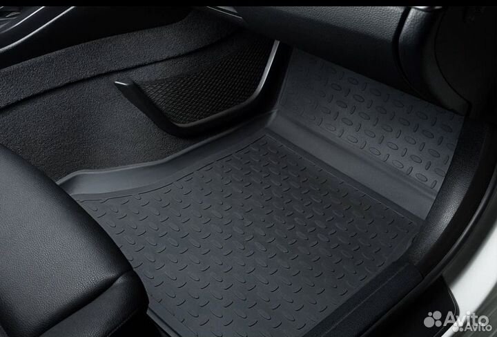 Полики mitsubishi pajero 4