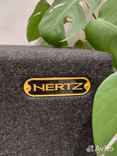 Сабвуфер hertz HBX 25 800W Италия