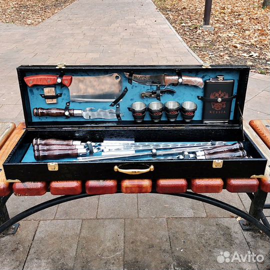 Набор шашлычный подарочный с шампурами