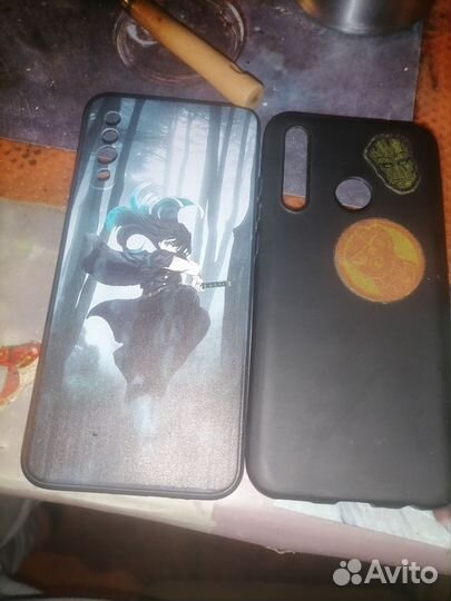 Чехол на телефон