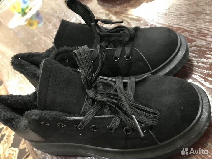 Тёплые кроссовки