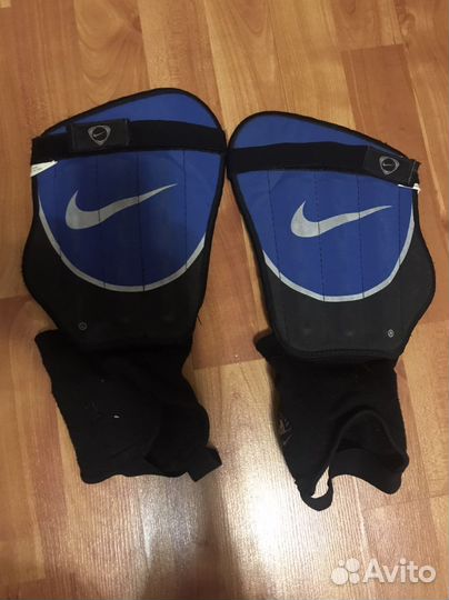Щитки футбольные nike