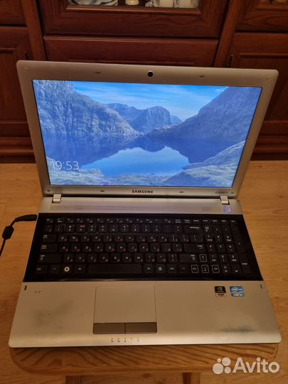 Надежный Samsung rv520
