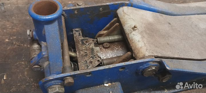 Домкрат гидравлический подкатной 3 т