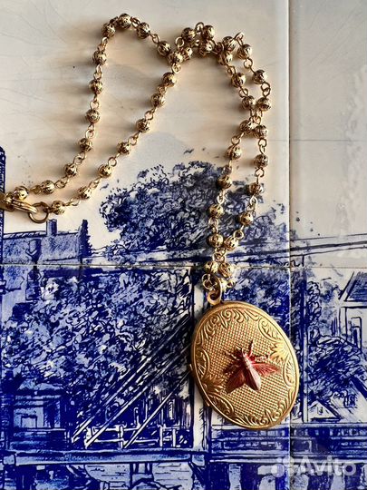 Локет от Lenora Dame