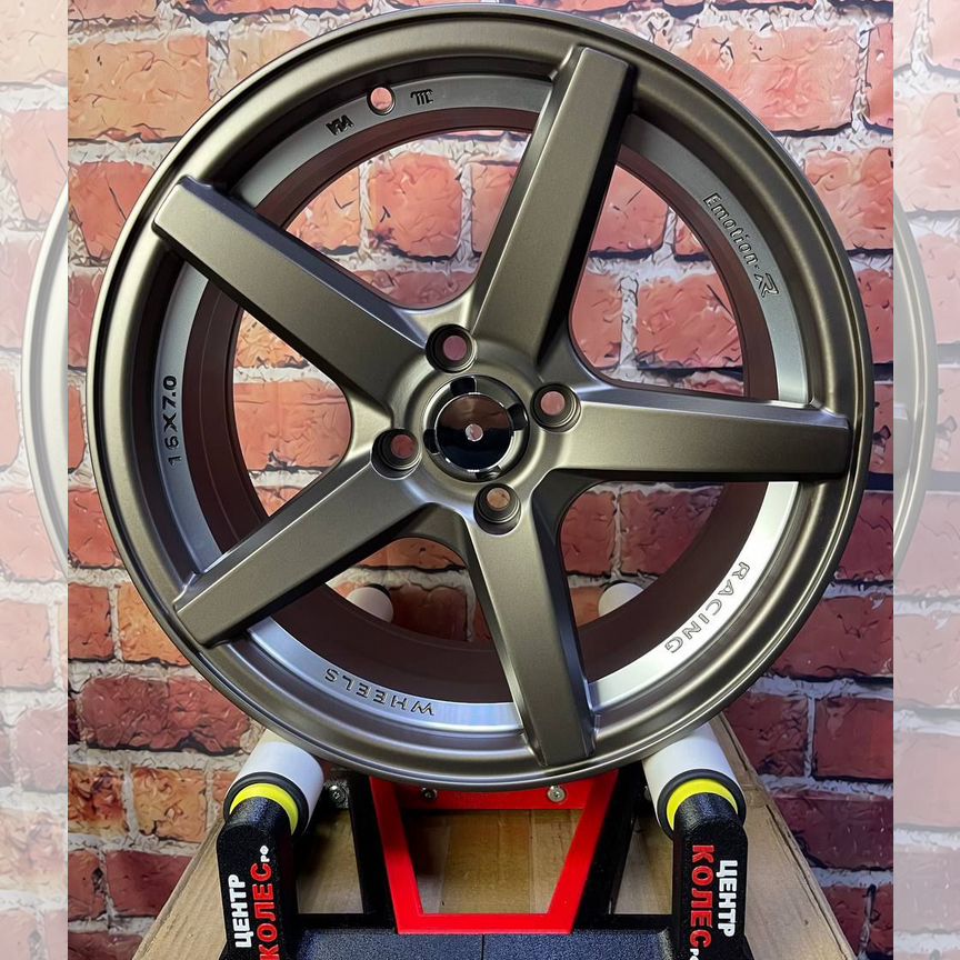 Литые диски Vossen VPS-303 7×R16 4×100