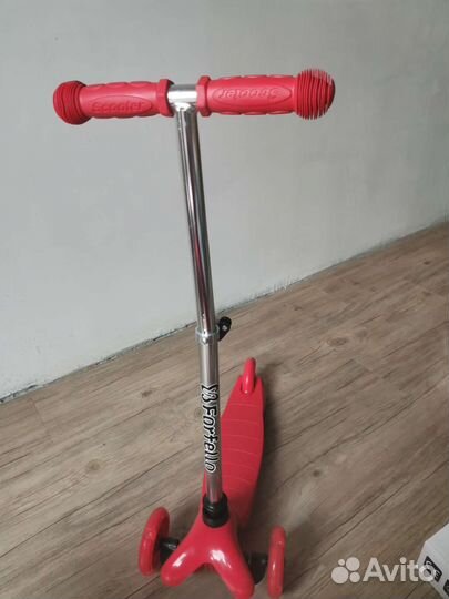 Самокат детский трехколесный новый