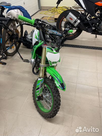 Продаю детский мотоцикл Motoland CRF 10