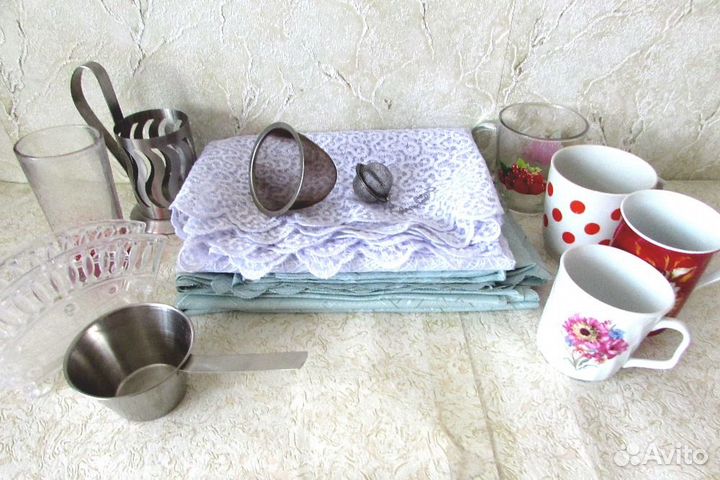 Скатерть, посуда и др. Набор для дачи