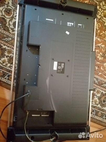 Продам телевизор(можно починить или на запчасти)
