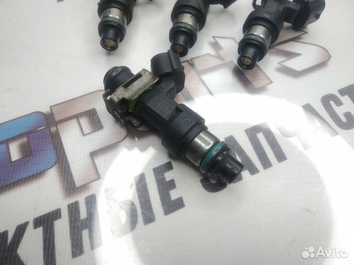 Форсунка топливная Nissan X-Trail T31 MR20DE 2011