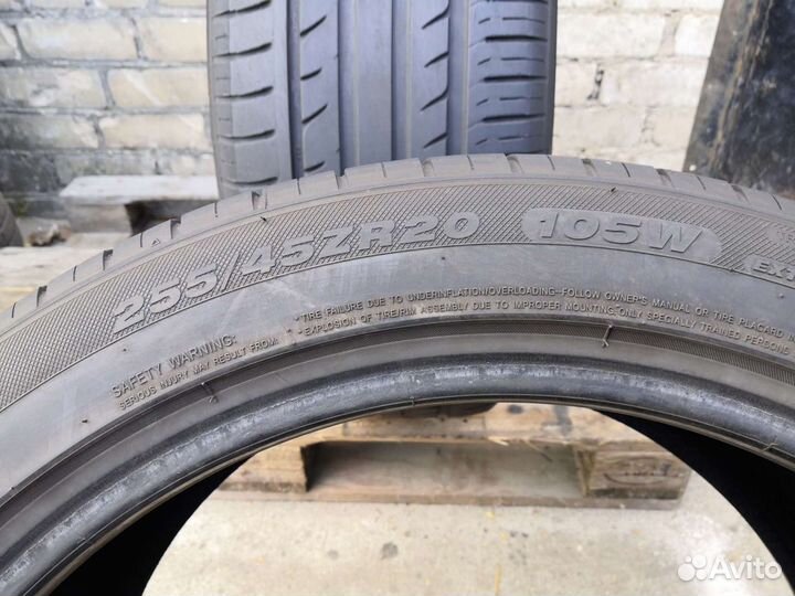 Westlake SA37 255/45 R20