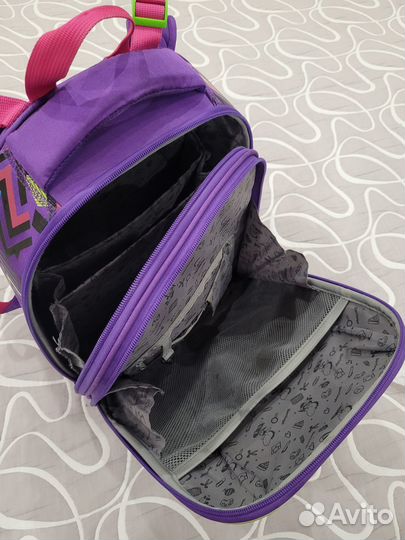 Продам школьный рюкзак для девочки