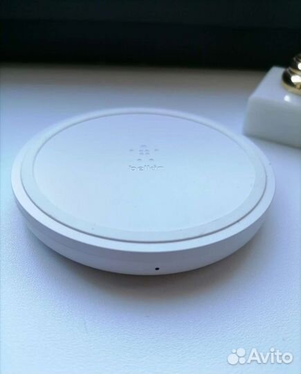 Беспроводное зарядное устройство belkin