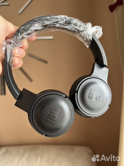 Беспроводные полноразмерные наушники JBL