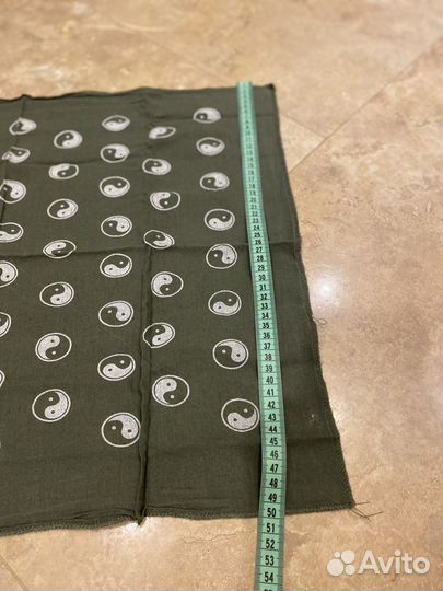 Платок принт инь янь инь и ян 50*50 новый