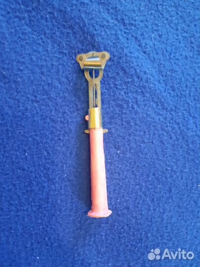 Игла для зашивания колготок